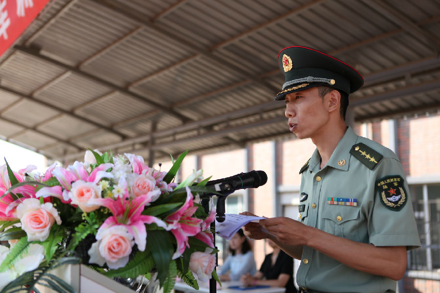 军训团团长李雄讲话(刘华清 摄).JPG